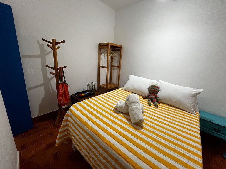 Suíte em Casa Pé no Rio e de Frente para o Mar