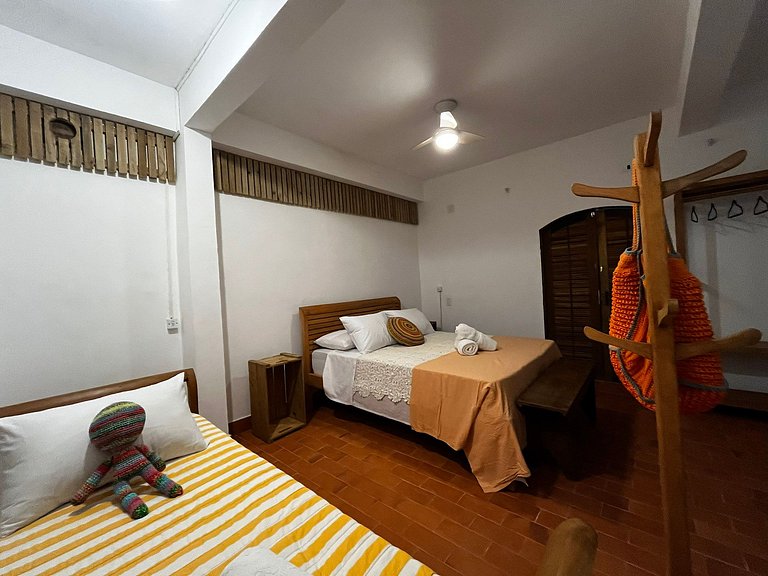 Suíte em Casa Pé no Rio e de Frente para o Mar