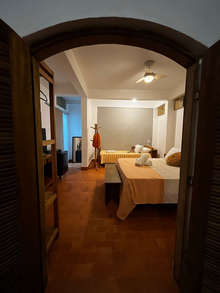 Suíte em Casa Pé no Rio e de Frente para o Mar