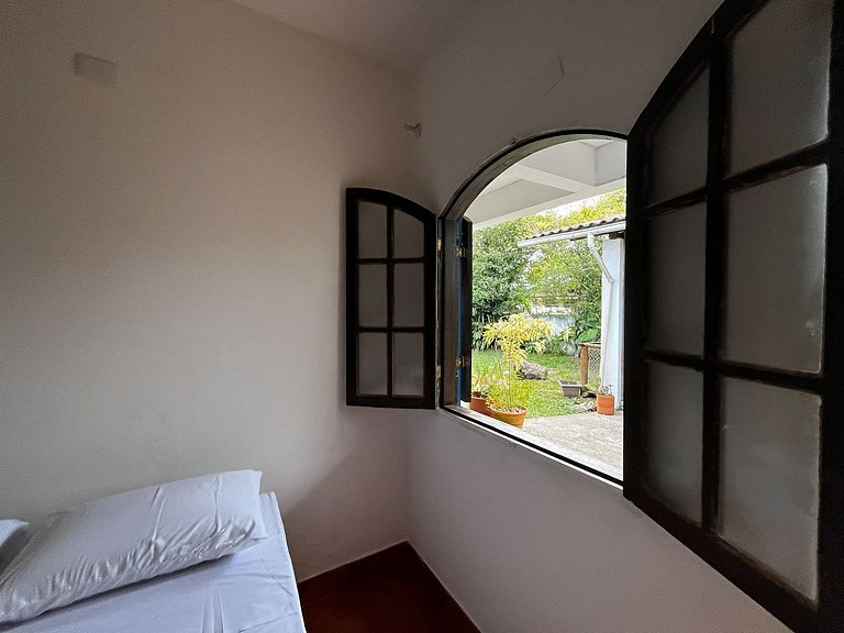 Suíte casal em Casa Pé no Rio e Frente para o Mar