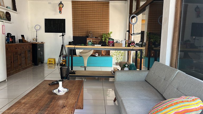 Casa de frente para a praia e com pé no rio Una