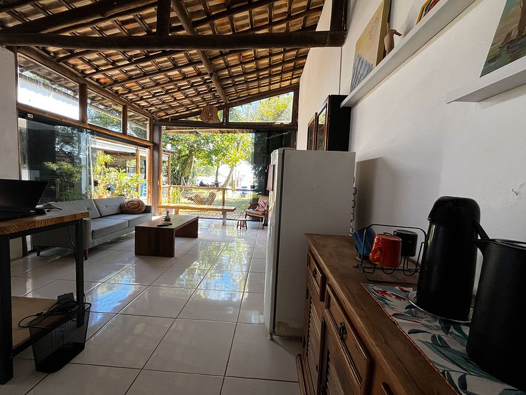 Casa de frente para a praia e com pé no rio Una