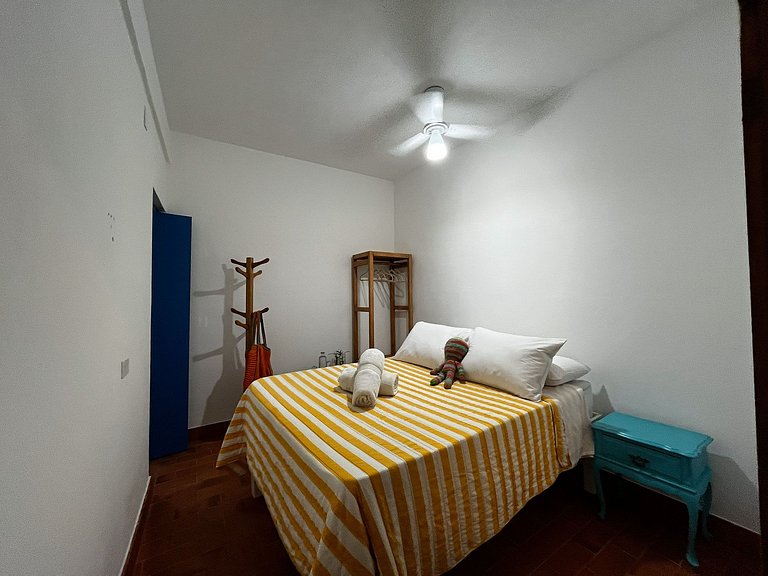 Casa de frente para a praia e com pé no rio Una