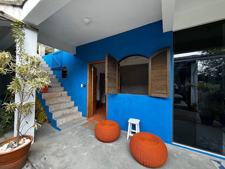 Casa de frente para a praia e com pé no rio Una